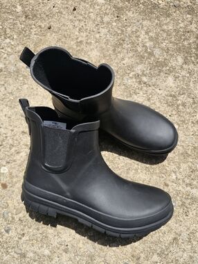Western Chief Classic Chelsea Black Rain Boots Size 7 Women's